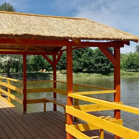 Golya-to Vendeghaz 2 Tatil Evi Vajdácska